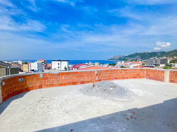 House with 7 apartments in Dobra Voda