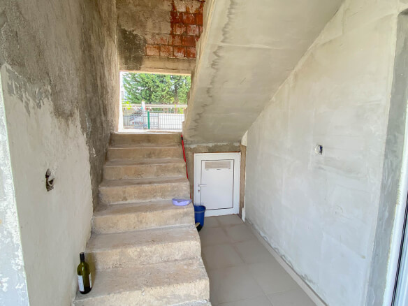 House with 7 apartments in Dobra Voda