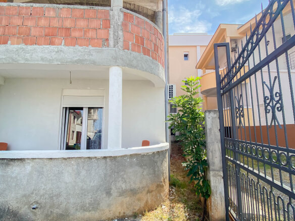 House with 7 apartments in Dobra Voda