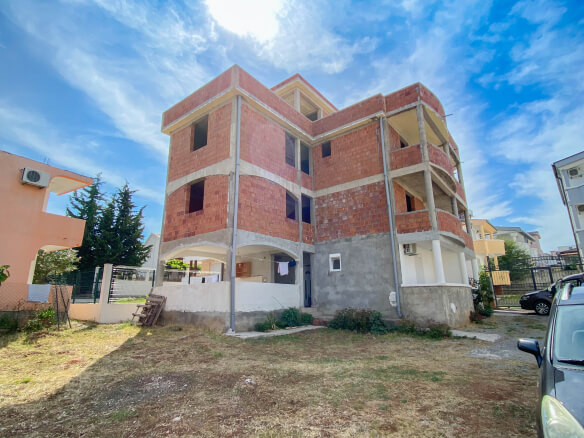 House with 7 apartments in Dobra Voda