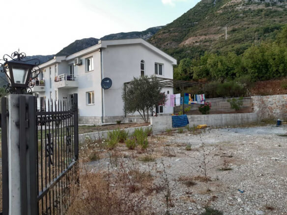 Prodaje se kuća u Sutomoru – SHK1
