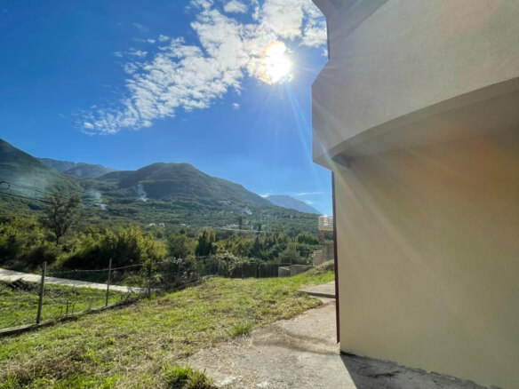 Prodajem kuću u gotovini – 40 BHK