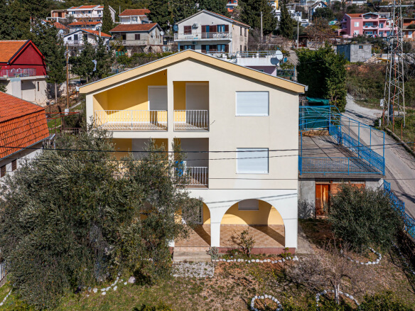 Haus zum Kauf in Dobra Voda – DVHK2
