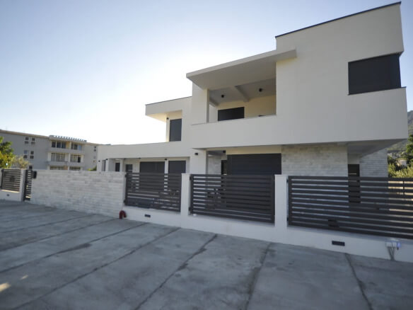 House for sale in Bar BHK3