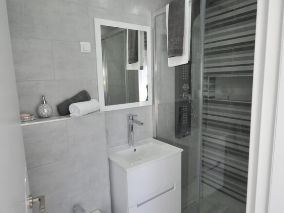 House for sale in Bar BHK3