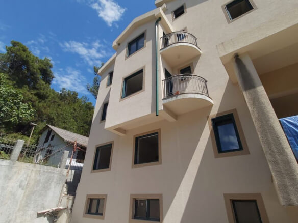Kuća za prodaju u gotovini – BHK24