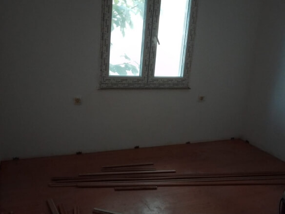 Izdaje se trosoban stan u Baru – MB29