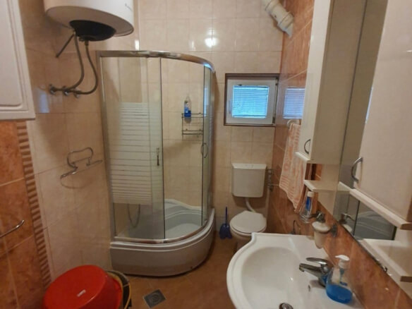 Izdaje se dvosoban stan u Baru – MB32