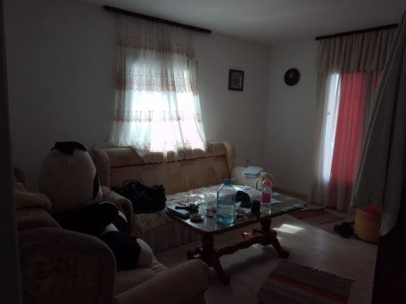 Izdaje se dvosoban stan u Baru – MB28