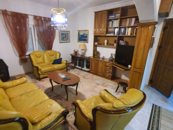 Izdaje se dvosoban stan u Baru – MB32