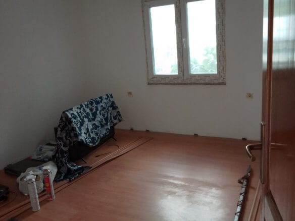 Izdaje se trosoban stan u Baru – MB29