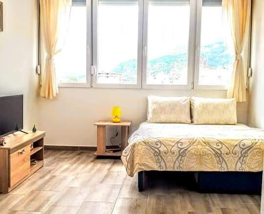 Izdaje se jednosoban stan u centru Bara – MB35