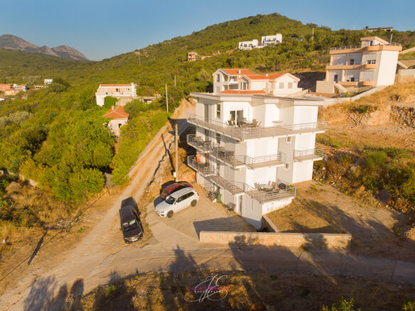 Dobra Voda – Kuća sa 6 apartmana (prodano)