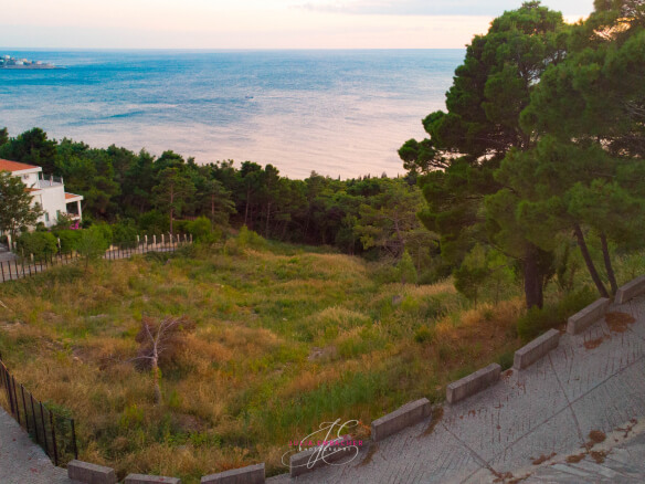 Grundstück Wald und Meer in Bar – SUS01