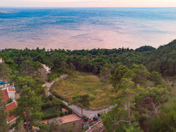 Grundstück Wald und Meer in Bar – SUS01