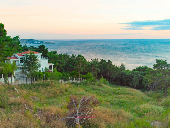 Grundstück Wald und Meer in Bar – SUS01