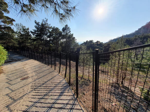 Grundstück Wald und Meer in Bar – SUS01