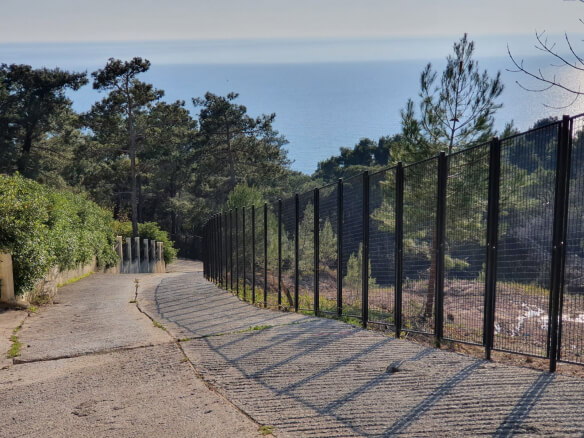 Grundstück Wald und Meer in Bar – SUS01