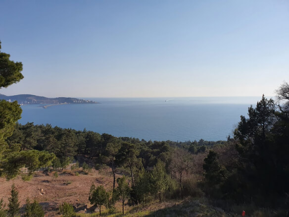 Grundstück Wald und Meer in Bar – SUS01