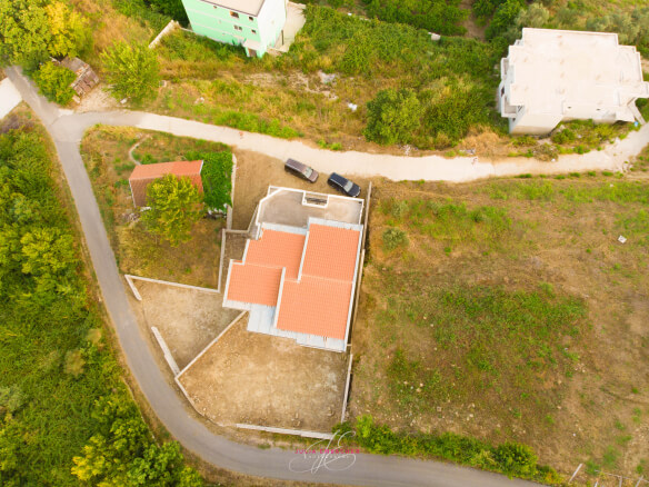 Ulcinj – velika kuća sa 3 stana