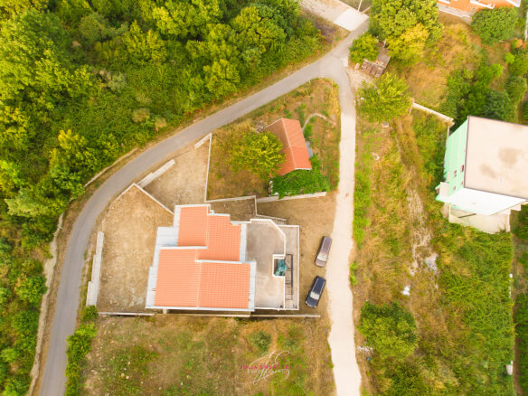 Ulcinj – velika kuća sa 3 stana