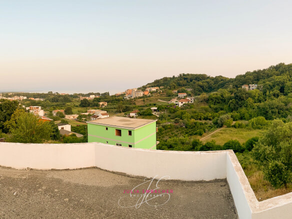 Ulcinj – velika kuća sa 3 stana