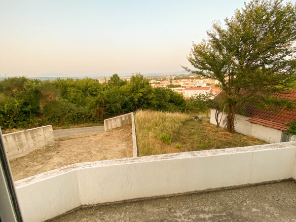 Ulcinj – velika kuća sa 3 stana