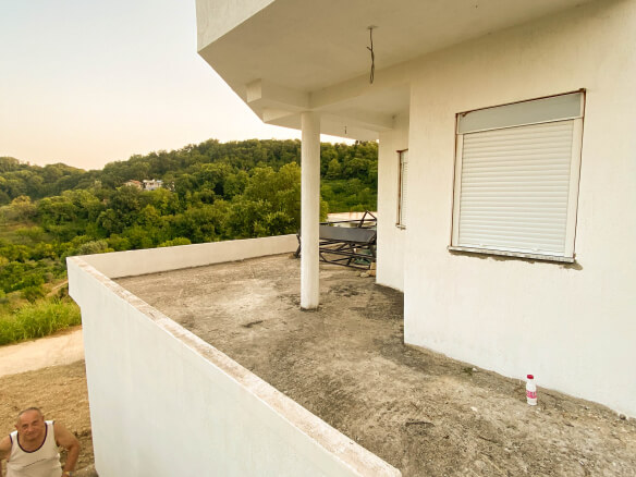 Ulcinj – velika kuća sa 3 stana