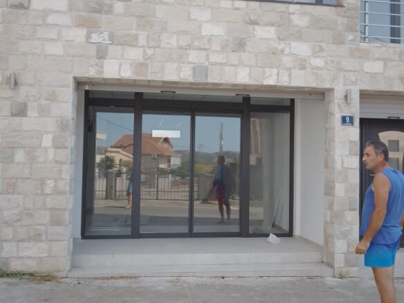 Haus für Gewerbe zur Miete in Bar – MB13