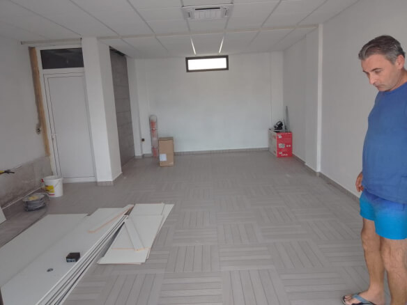 Haus für Gewerbe zur Miete in Bar – MB13