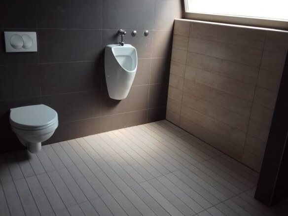 Haus für Gewerbe zur Miete in Bar – MB13