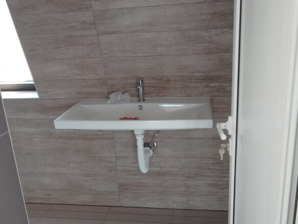 Haus für Gewerbe zur Miete in Bar – MB13