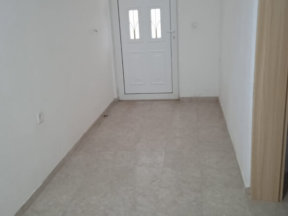 Unfurnished apartment for rent in Dobra Voda – MDV5