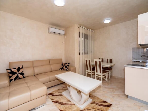 7 apartments for rent in Dobra Voda – MDV1