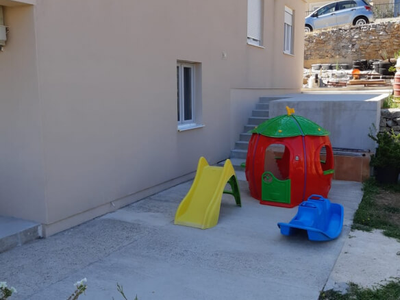 Haus in Radovići zum Kauf – RAHK1