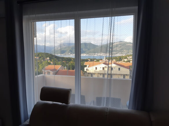 Haus in Radovići zum Kauf – RAHK1