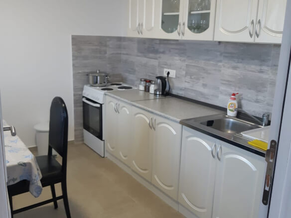 Haus in Radovići zum Kauf – RAHK1
