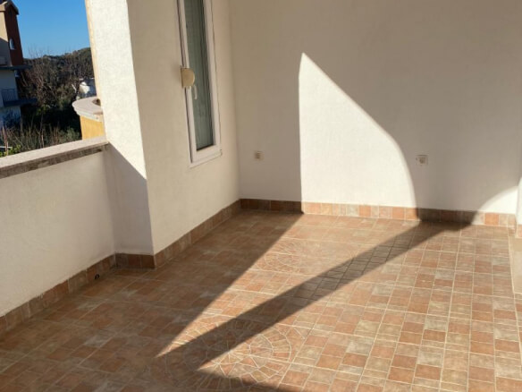 Haus zum Kauf in Dobra Voda – DVHK17