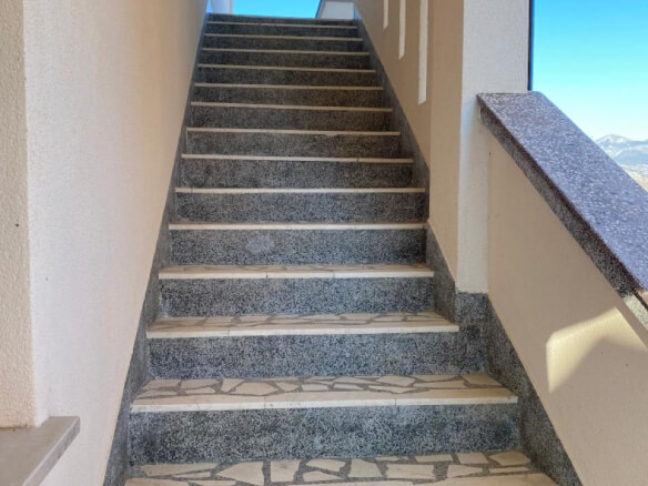 Haus zum Kauf in Dobra Voda – DVHK17