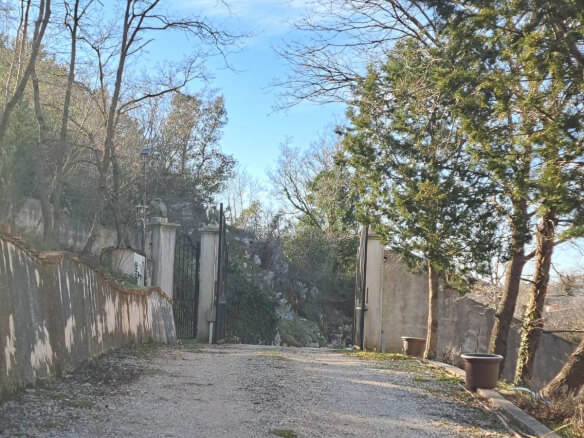House for sale in Kunje – KHK2