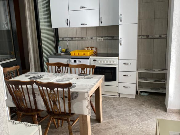 Izdaje se dvosoban stan u centru Bara – MB48