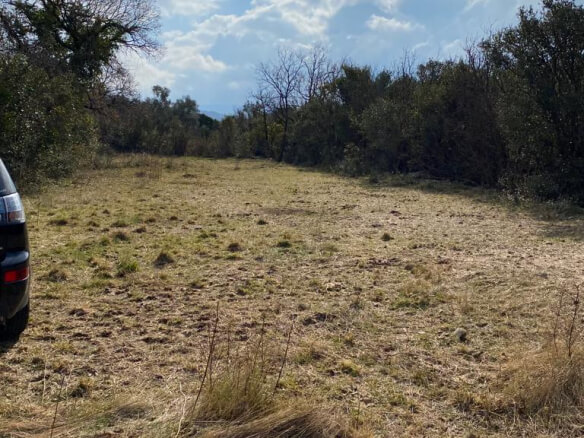 Plot in Dobra Voda with small wooden house – DV57