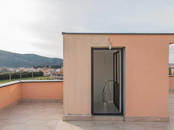 Kuća za prodaju u gotovini – BHK33