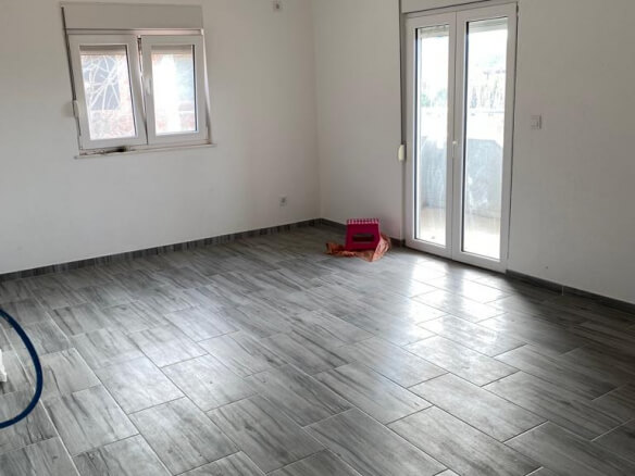 Izdajem dvosoban stan u Baru – MB46