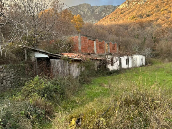 Grundstück in Velje Selo mit Ruine – VS4