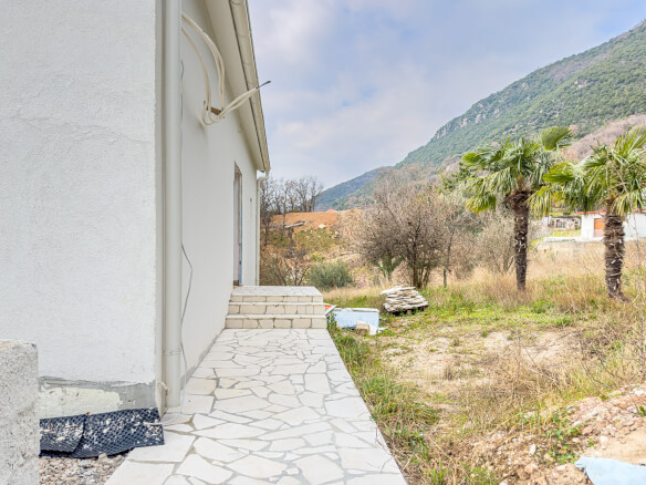 Prodaje se kuća u Herceg Novom – HNHK1