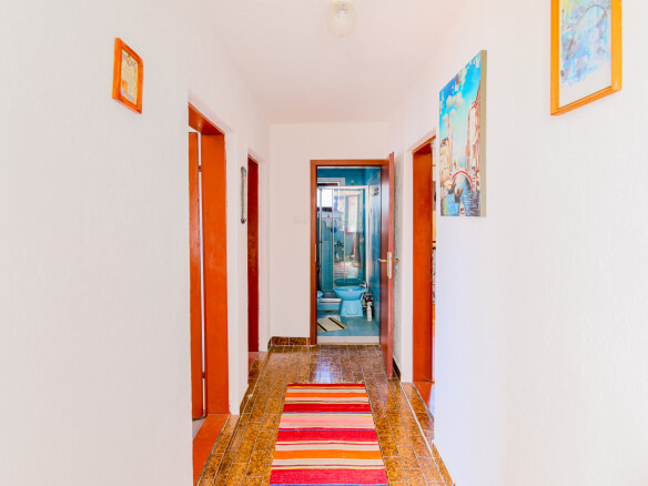 Дом для продажи в Utjeha – UHK9