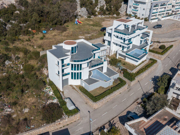 Haus zum Kauf in Dobra Voda – DVHK18