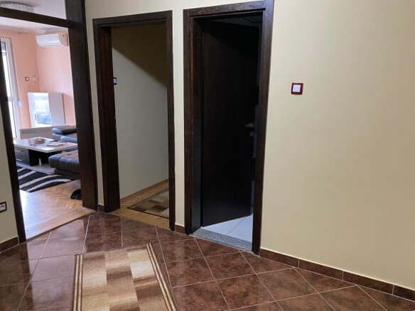 Izdajem dvosoban stan u Baru – MB47
