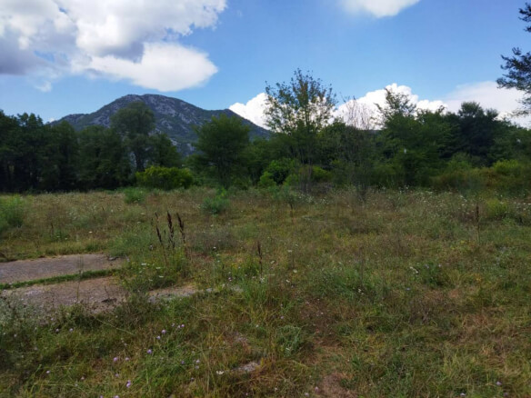Prodajem zemljište u Orahovu/ kod Skadarskog jezera – Or1